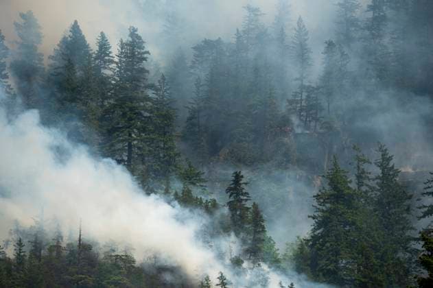 June 10, 2025, Squamish, B.C, CANADA: Smoke from the Dryden Creek fire, an out-of-control wildfire, just north of Squamish, B.C., is seen on Tuesday, June 10, 2025. Squamish CANADA - ZUMAc35_ 20250610_zaf_c35_091 Copyright: xTijanaxMartinx