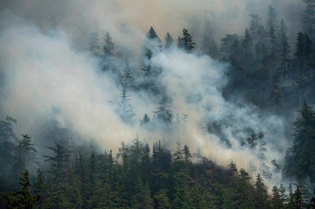 June 10, 2025, Squamish, B.C, CANADA: Smoke from the Dryden Creek fire, an out-of-control wildfire, just north of Squamish, B.C., is seen on Tuesday, June 10, 2025. Squamish CANADA - ZUMAc35_ 20250610_zaf_c35_099 Copyright: xTijanaxMartinx