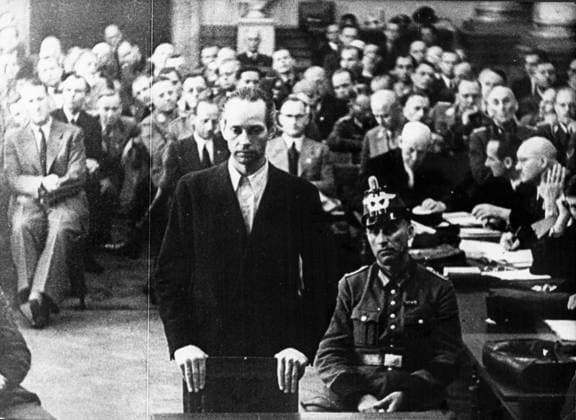 Politiker Peter Yorck von Wartenburg 1904 - 1944 20. Juli 1944 - Berlin, Deutschland - deutscher Jurist und Mitglied des deutschen Widerstands gegen den Nationalsozialismus, PETER GRAF YORCK VON WARTENBURG während eines Prozesses. Berlin, Deutschland Berlin, Germany Germany *** Politicians Peter Yorck from Wartenburg 1904 1944 20 July 1944 Berlin, Germany German Lawyer and Member of Germans Resistance against the National Socialism, Peter Graf Yorck from Wartenburg during one Process Berlin, Germany Berlin, Germany Germany  Copyright: xUnitedxArchivesx xkpaxKeystonex 19440720_mar_k09_233