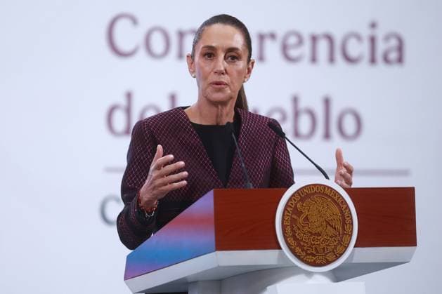 Mexican President Claudia Sheinbaum holds a press conference MEXICO CITY, MEXICO - JUNE 11: Mexican President Claudia Sheinbaum attends her daily press conference at the National Palace, in Mexico City, Mexico on June 11, 2025. Mexican President Claudia Sheinbaum denied Kristi Noem’s allegation that she encouraged violent protests in Los Angeles. Daniel Cardenas Anadolu Mexico City Mexico. Editorial use only. Please get in touch for any other usage.  Copyright: x2025xAnadoluxDanielxCardenasx
