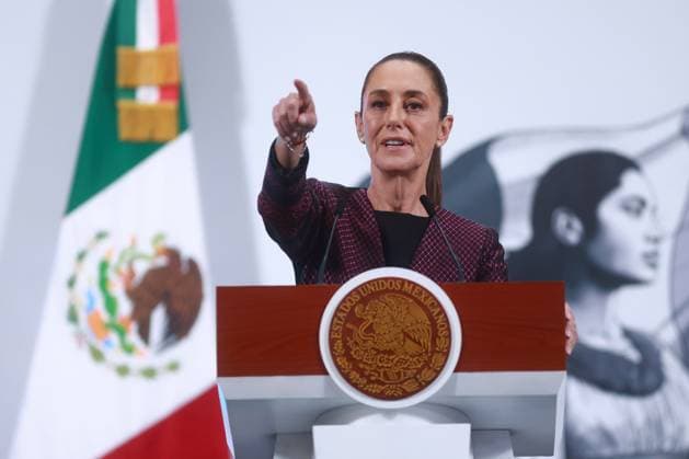 Mexican President Claudia Sheinbaum holds a press conference MEXICO CITY, MEXICO - JUNE 11: Mexican President Claudia Sheinbaum attends her daily press conference at the National Palace, in Mexico City, Mexico on June 11, 2025. Mexican President Claudia Sheinbaum denied Kristi Noem’s allegation that she encouraged violent protests in Los Angeles. Daniel Cardenas Anadolu Mexico City Mexico. Editorial use only. Please get in touch for any other usage.  Copyright: x2025xAnadoluxDanielxCardenasx