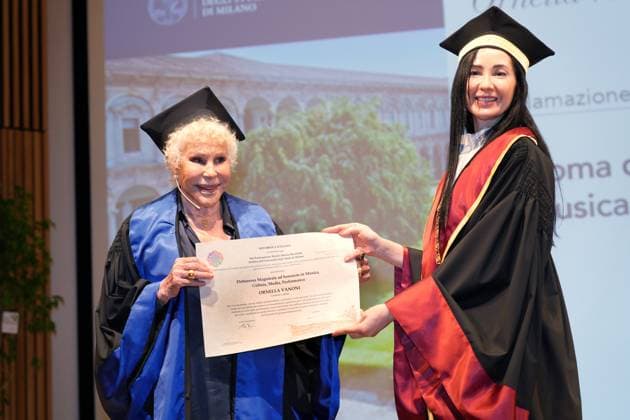 Milan, University of Studies, Awarding of the Honorary Master s Degree in Music, Culture, Media Performance to Ornella Vanoni, pictured with the rector Marina Brambilla  Copyright: xDuilioxPiaggesix xipa-agency.netx xDuilioxPiaggesix IPA_Agency_IPA58927324