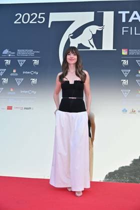 Taormina, 71st Taormina Film Festival 2025 - Day 2, Red Carpet. In the photo: Alison Brie  Copyright: xManuelexMangiarottix xipa-agency.netx xMangiarottix xD avanzox IPA_Agency_IPA58940878