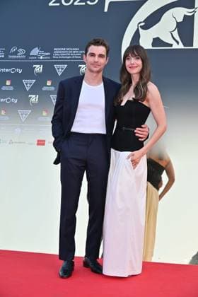 Taormina, 71st Taormina Film Festival 2025 - Day 2, Red Carpet. Pictured: Dave Franco, Alison Brie  Copyright: xManuelexMangiarottix xipa-agency.netx xMangiarottix xD avanzox IPA_Agency_IPA58940897