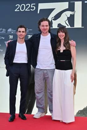 Taormina, 71st Taormina Film Festival 2025 - Day 2, Red Carpet. Pictured: Tom Quinn, Dave Franco, Alison Brie  Copyright: xManuelexMangiarottix xipa-agency.netx xMangiarottix xD avanzox IPA_Agency_IPA58940899