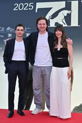 Taormina, 71st Taormina Film Festival 2025 - Day 2, Red Carpet. Pictured: Tom Quinn, Dave Franco, Alison Brie  Copyright: xManuelexMangiarottix xipa-agency.netx xMangiarottix xD avanzox IPA_Agency_IPA58940900