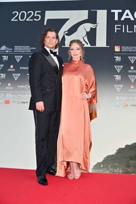 Taormina, 71st Taormina Film Festival 2025 - Day 2, Red Carpet. Pictured: Henry Cavill, Natalie Viscuso  Copyright: xManuelexMangiarottix xipa-agency.netx xMangiarottix xD avanzox IPA_Agency_IPA58940960