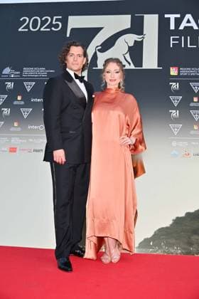 Taormina, 71st Taormina Film Festival 2025 - Day 2, Red Carpet. Pictured: Henry Cavill, Natalie Viscuso  Copyright: xManuelexMangiarottix xipa-agency.netx xMangiarottix xD avanzox IPA_Agency_IPA58940961