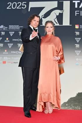 Taormina, 71st Taormina Film Festival 2025 - Day 2, Red Carpet. Pictured: Henry Cavill, Natalie Viscuso  Copyright: xManuelexMangiarottix xipa-agency.netx xMangiarottix xD avanzox IPA_Agency_IPA58940967