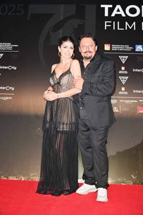 Taormina, 71st Taormina Film Festival 2025 - Day 2, Red Carpet. In the photo: Flora Canto, Enrico Brignano  Copyright: xManuelexMangiarottix xipa-agency.netx xMangiarottix xD avanzox IPA_Agency_IPA58941455