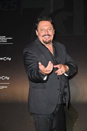 Taormina, 71st Taormina Film Festival 2025 - Day 2, Red Carpet. In the photo: Enrico Brignano  Copyright: xManuelexMangiarottix xipa-agency.netx xMangiarottix xD avanzox IPA_Agency_IPA58941470
