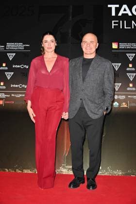 Taormina, 71st Taormina Film Festival 2025 - Day 2, Red Carpet. In the photo: Luisa Ranieri, Luca Zingaretti  Copyright: xManuelexMangiarottix xipa-agency.netx xMangiarottix xD avanzox IPA_Agency_IPA58941579