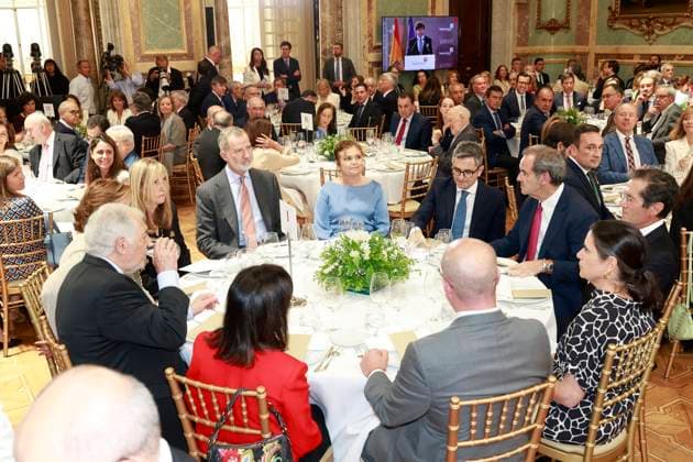 The King attends the XV edition of the Gumersindo de Azcárate Award King Felipe VI 2i and the Minister of the Presidency, Justice and Relations with the Courts, Félix Bolanos 3d , during the XV edition of the Gumersindo de Azcárate Award, at the Real Casino de Madrid, on June 13, 2025, in Madrid Spain This award recognizes individuals or entities that promote the social and democratic rule of law and institutional development and with them peace, coexistence and economic and social progress In this edition it is awarded to the president of the Supreme Court and the General Council of the Judiciary, granted by the Association of Registrars of Spain and the Autonomous Dean of Registrars of Madrid 13 JUNE 2025 PREMIO REY GALARDÓN RECONECCION  Copyright: xCasaxdexS.M.xelxReyx 6797454