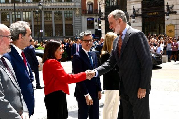 The King attends the XV edition of the Gumersindo de Azcárate Award I D The Government Delegate in the Community of Madrid, Francisco Martín, the Ibero-American Secretary General, Andrés Allamand, the Minister of Defense, Margarita Robles, the Minister of the Presidency, Justice and Relations with the Courts, Félix Bolanos, and King Felipe VI during the XV edition of the Gumersindo de Azcárate Award, at the Real Casino de Madrid, on June 13, 2025, in Madrid Spain This award recognizes individuals or entities that promote the social and democratic rule of law and institutional development and with them peace, coexistence and economic and social progress In this edition is awarded to the president of the Supreme Court and the General Council  Copyright: xCasaxdexS.M.xelxReyx 6797473