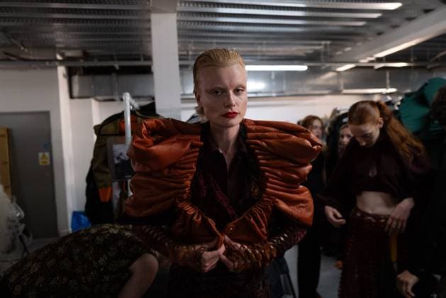 University of Westminster BA Fashion Showcase in London The BA Fashion students from the University of Westminster are presenting their annual graduate show this evening in London. The event opens at 18:30 at Ambika P3, featuring runway presentations that highlight the final-term collections crafted by undergraduates in their final year. Attendees can expect a diverse display of menswear and womenswear, textile innovation, tailoring and experimental design, reflecting each student™s creative identity and technical proficiency. The show aims to mark the culmination of years of academic and practical training, offering observers insight into the next generation of designers entering the industry. ï¿¼ ï¿¼ London England United Kingdom Copyright: xx
