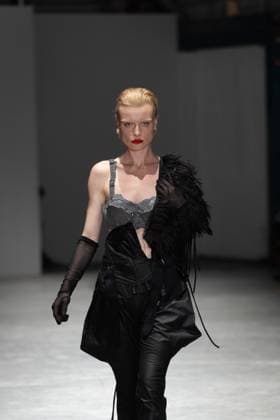 University of Westminster BA Fashion Showcase in London The BA Fashion students from the University of Westminster are presenting their annual graduate show this evening in London. The event opens at 18:30 at Ambika P3, featuring runway presentations that highlight the final-term collections crafted by undergraduates in their final year. Attendees can expect a diverse display of menswear and womenswear, textile innovation, tailoring and experimental design, reflecting each student™s creative identity and technical proficiency. The show aims to mark the culmination of years of academic and practical training, offering observers insight into the next generation of designers entering the industry. ï¿¼ ï¿¼ London England United Kingdom Copyright: xx