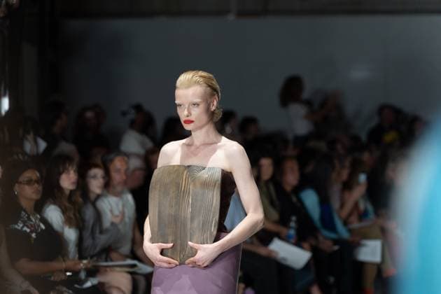 University of Westminster BA Fashion Showcase in London The BA Fashion students from the University of Westminster are presenting their annual graduate show this evening in London. The event opens at 18:30 at Ambika P3, featuring runway presentations that highlight the final-term collections crafted by undergraduates in their final year. Attendees can expect a diverse display of menswear and womenswear, textile innovation, tailoring and experimental design, reflecting each student™s creative identity and technical proficiency. The show aims to mark the culmination of years of academic and practical training, offering observers insight into the next generation of designers entering the industry. ï¿¼ ï¿¼ London England United Kingdom Copyright: xx