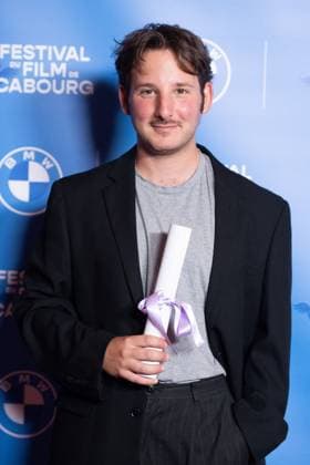 Cabourg Winners Photocall Guil Sel is awarded the Special Mention Prize during the 39th Cabourg Film Festival in Cabourg, France on June 13, 2025. Photo by Aurore Marechal ABACAPRESS.COM Cabourg France  Copyright: xMarechalxAurore ABACAx