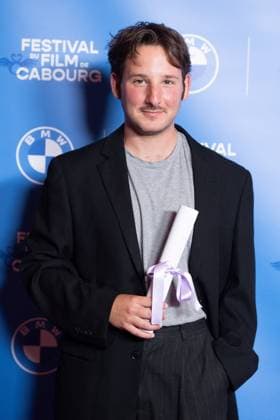 Cabourg Winners Photocall Guil Sel is awarded the Special Mention Prize during the 39th Cabourg Film Festival in Cabourg, France on June 13, 2025. Photo by Aurore Marechal ABACAPRESS.COM Cabourg France  Copyright: xMarechalxAurore ABACAx