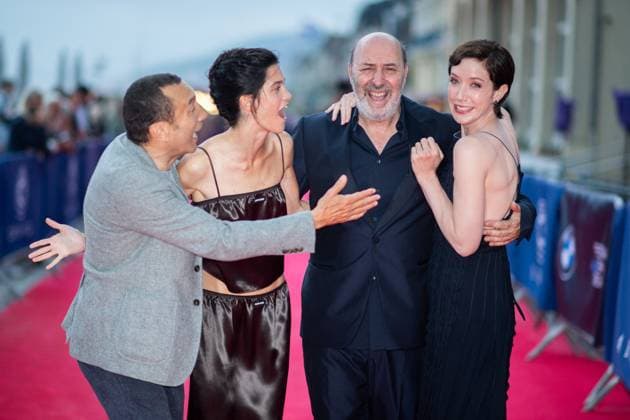 Cabourg Award Ceremony Red Carpet Zinedine Soualem, Suzanne Lindon, Cedric Klapisch and Sara Giraudeau attending the awards ceremony red carpet as part of the 39th Cabourg Film Festival in Cabourg, France on June 13, 2025. Photo by Aurore Marechal ABACAPRESS.COM Cabourg France  Copyright: xMarechalxAurore ABACAx