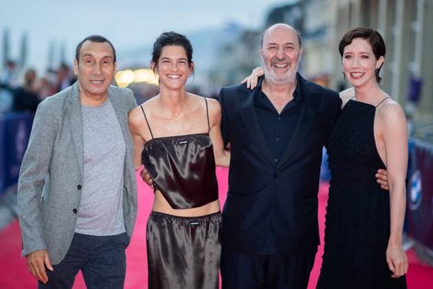Cabourg Award Ceremony Red Carpet Zinedine Soualem, Suzanne Lindon, Cedric Klapisch and Sara Giraudeau attending the awards ceremony red carpet as part of the 39th Cabourg Film Festival in Cabourg, France on June 13, 2025. Photo by Aurore Marechal ABACAPRESS.COM Cabourg France  Copyright: xMarechalxAurore ABACAx