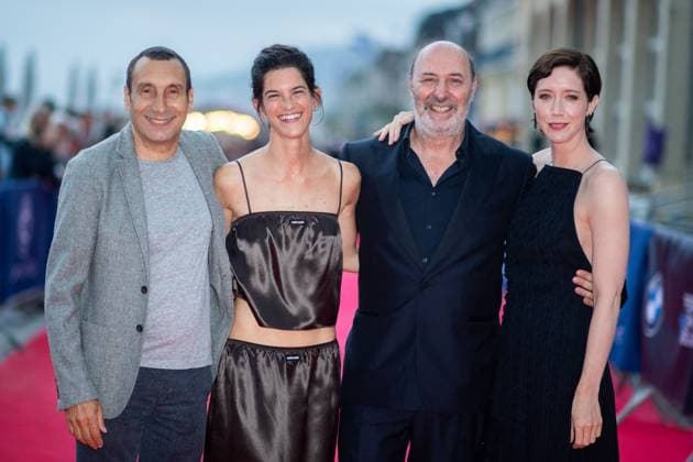 Cabourg Award Ceremony Red Carpet Zinedine Soualem, Suzanne Lindon, Cedric Klapisch and Sara Giraudeau attending the awards ceremony red carpet as part of the 39th Cabourg Film Festival in Cabourg, France on June 13, 2025. Photo by Aurore Marechal ABACAPRESS.COM Cabourg France  Copyright: xMarechalxAurore ABACAx