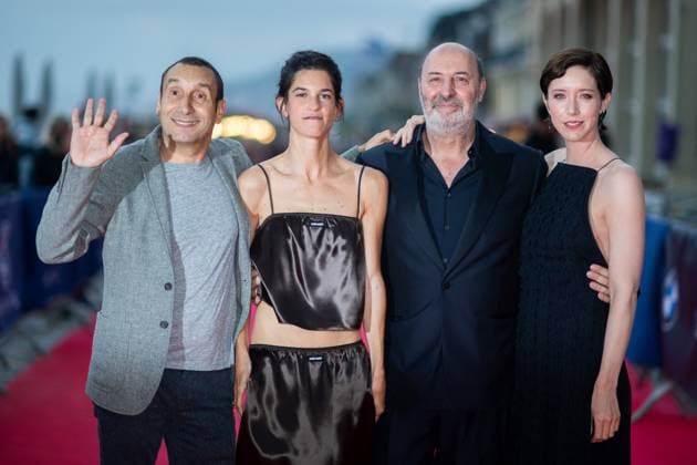 Cabourg Award Ceremony Red Carpet Zinedine Soualem, Suzanne Lindon, Cedric Klapisch and Sara Giraudeau attending the awards ceremony red carpet as part of the 39th Cabourg Film Festival in Cabourg, France on June 13, 2025. Photo by Aurore Marechal ABACAPRESS.COM Cabourg France  Copyright: xMarechalxAurore ABACAx