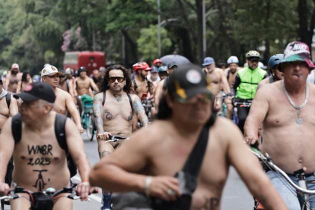 June 14, 2025, Mexico, Cdmx, Mexico: A group of cycling enthusiasts went out for a Nude Ride despite the rain in the city. They rode along Paseo de la Reforma Avenue, showing off their naked, rain-soaked bodies to passersby and tourists. Mexico Mexico - ZUMAp204 20250614_zip_p204_073 Copyright: xJosuexPerezx