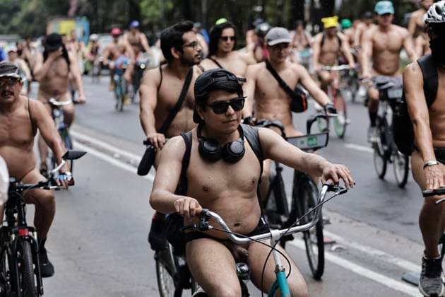June 14, 2025, Mexico, Cdmx, Mexico: A group of cycling enthusiasts went out for a Nude Ride despite the rain in the city. They rode along Paseo de la Reforma Avenue, showing off their naked, rain-soaked bodies to passersby and tourists. Mexico Mexico - ZUMAp204 20250614_zip_p204_068 Copyright: xJosuexPerezx