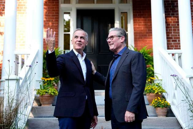 June 14, 2025, Ottawa, On, CANADA: Prime Minister Mark Carney greets Prime Minister of the United Kingdom Keir Starmer, outside his residence at Rideau Cottage in Ottawa, for a visit before the G7 Summit in Kananaskis, Alta., on Saturday, June 14, 2025. Ottawa CANADA - ZUMAc35_ 20250614_zaf_c35_211 Copyright: xJustinxTangx