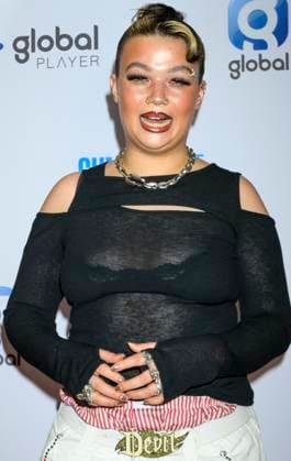 Lola Young at the Capital s Summertime Ball at Wembley Stadium, 15th June 2025. Lola Young on the red carpet at the Capital s Summertime Ball with Barclaycard at Wembley Stadium, 15th June 2025., Credit:Tina Korhonen Avalon London, Wembley Stadium  Copyright: xTinaxKorhonenx xAvalonx 1011262479