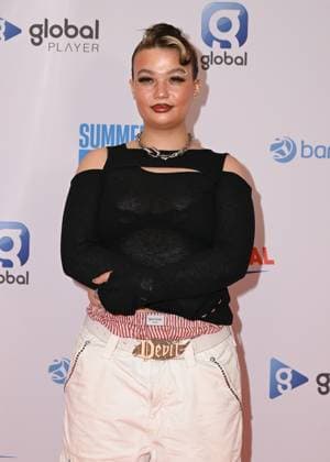 Lola Young attends Capital™s Summertime Ball with Barclaycard at Wembley Stadiumin London, England. UK. Sunday 15th June 2025. Copyright: xJamesxWarrenx CAPITALS SUMMERTIME BALL 42