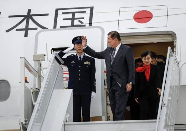 June 15, 2025, Calgary, Ab, CANADA: Japanese Prime Minister Shigeru Ishiba, centre, and his wife Yoshiko Ishiba arrive in Calgary, Alta., Sunday, June 15, 2025, to attend the G7 Leaders meeting taking place in the nearby community of Kananaskis. Calgary CANADA - ZUMAc35_ 20250615_zaf_c35_216 Copyright: xJeffxMcintoshx