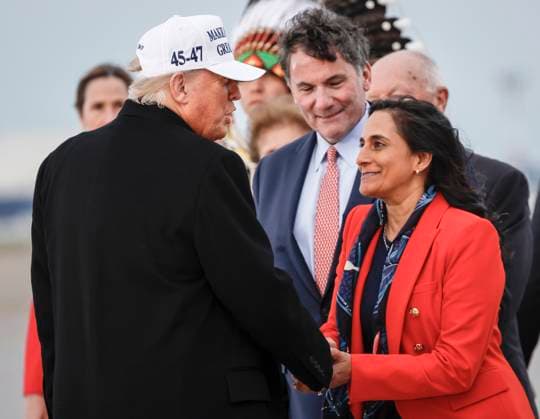 June 15, 2025, Calgary, Ab, CANADA: U.S. President Donald Trump, left, is greeted by Foreign Affairs Minister Anita Anand, right, and Dominic LeBlanc, centre, Minister of Intergovernmental Affairs, as he arrives in Calgary, Alta., Sunday, June 15, 2025, to attend the G7 Leaders meeting taking place in Kananaskis. Calgary CANADA - ZUMAc35_ 20250615_zaf_c35_238 Copyright: xJeffxMcintoshx