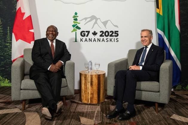 June 15, 2025, Calgary, Ab, CANADA: Prime Minister Mark Carney, right, meets President of the Republic of South Africa Cyril Ramaphosa, as the G7 gets under way in Kananaskis, Alta., Sunday, June 15, 2025. Calgary CANADA - ZUMAc35_ 20250615_zaf_c35_310 Copyright: xJasonxFransonx