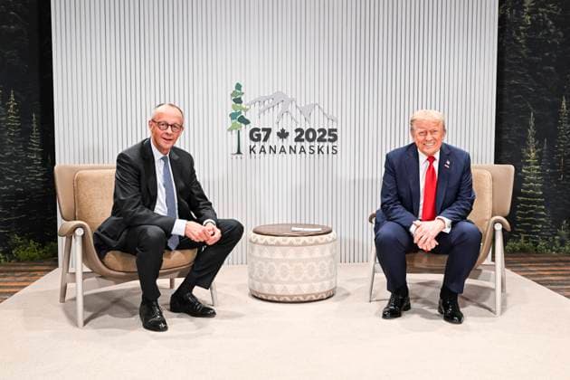 News Themen der Woche KW25 News Bilder des Tages Kananaskis, Kanada, 16.06.2025: G7-Gipfel: Der deutsche Bundeskanzler Friedrich Merz (CDU), CDU, und US-Präsident Donald Trump tauschen sich beim G7-Gipfel in Kanada aus *** Kananaskis, Canada, 16 06 2025 G7 Summit German Chancellor Friedrich Merz CDU , CDU, and US President Donald Trump exchange views at the G7 Summit in Canada Copyright: xBergmann,xGuido BPA dtsxNachrichtenagenturx dts_71109