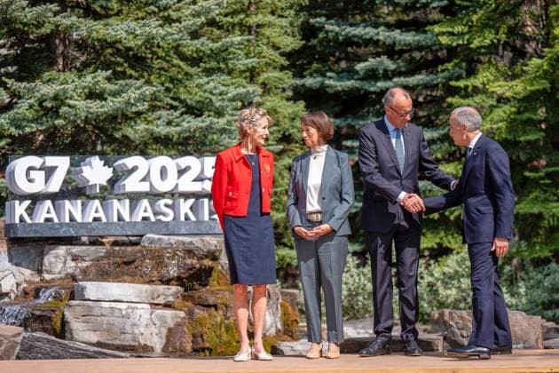 Kananaskis, Alberta, Canada, 16 06 2025 Mountain Lodge G7 Summit 2025 L R Diana Fox Carney, Charlotte Merz, German Chancellor Friedrich Merz CDU and Canadian Prime Minister Mark Carney Photo Michael Kappeler Pool Copyright: xMichaelxKappeler Pool dtsxNachrichtenagenturx dts_71112