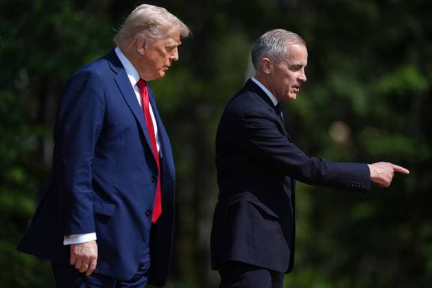 June 16, 2025, Kananaskis, Ab, CANADA: Canadian Prime Minister Mark Carney, right, directs U.S. President Donald Trump off stage after officially welcoming him to the G7 Summit in Kananaskis, Alta., on Monday, June 16, 2025. Kananaskis CANADA - ZUMAc35_ 20250616_zaf_c35_028 Copyright: xDarrylxDyckx