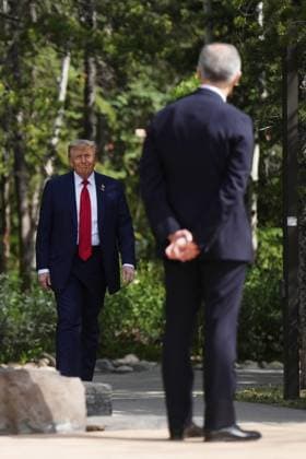 June 16, 2025, Kananaskis, Ab, CANADA: Prime Minister Mark Carney, right, waits to welcome United States President Donald Trump during the G7 Summit in Kananaskis, Alta., on Monday, June 16, 2025. Kananaskis CANADA - ZUMAc35_ 20250616_zaf_c35_031 Copyright: xDarrylxDyckx