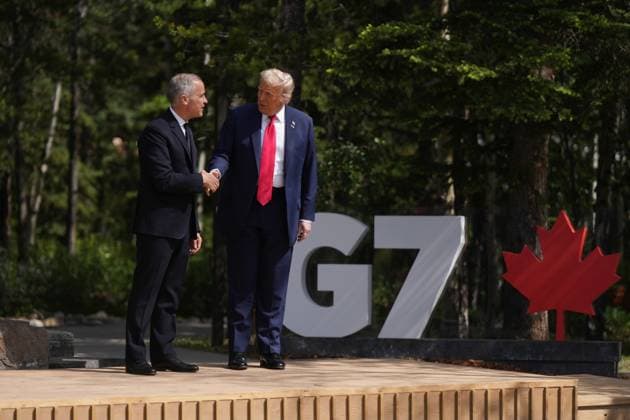 June 16, 2025, Kananaskis, Ab, CANADA: Prime Minister Mark Carney, left, welcomes United States President Donald Trump during the G7 Summit in Kananaskis, Alta., on Monday, June 16, 2025. Kananaskis CANADA - ZUMAc35_ 20250616_zaf_c35_033 Copyright: xDarrylxDyckx