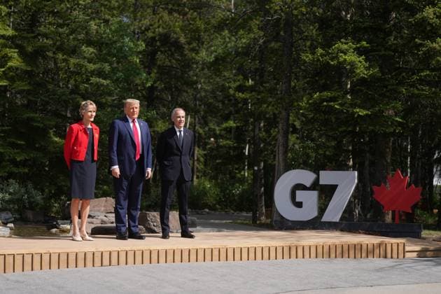 June 16, 2025, Kananaskis, Ab, CANADA: Prime Minister Mark Carney, right, and wife Diana Fox Carney, left, pose with United States President Donald Trump during a welcoming ceremony at the G7 Summit in Kananaskis, Alta., on Monday, June 16, 2025. Kananaskis CANADA - ZUMAc35_ 20250616_zaf_c35_035 Copyright: xDarrylxDyckx