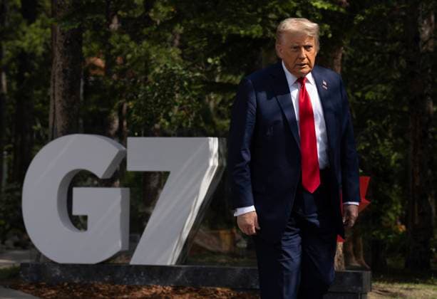 June 16, 2025, Kananaskis, Ab, Canada: United States President Donald Trump makes his way to the opening session at the G7 Summit in Kananaskis, Alta., on Monday, June 16, 2025. Kananaskis Canada  - ZUMAc35_ 20250616_zaf_c35_056 Copyright: xAdrianxWyldx
