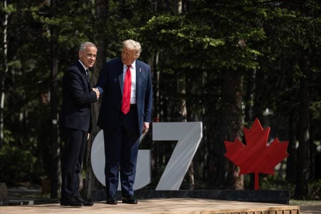 World leaders assemble in Canada for G7 Summit with tensions high on agenda ALBERTA, CANADA - JUNE 16: (----EDITORIAL USE ONLY - MANDATORY CREDIT - GOVERNMENT OF CANADA POOL - NO MARKETING NO ADVERTISING CAMPAIGNS - DISTRIBUTED AS A SERVICE TO CLIENTS----) Canadian Prime Minister Mark Carney welcomes United States President Donald Trump during an arrival ceremony at the Group of Seven (G7) Summit at the Pomeroy Kananaskis Mountain Lodge in Kananaskis, Alberta, Canada on June 16, 2025. Government of Canada Anadolu Alberta Canada. Editorial use only. Please get in touch for any other usage.  Copyright: x2025xAnadoluxGovernmentxofxCanadax