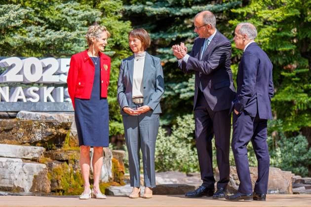 Kananaskis, Alberta, Canada, 16 06 2025 Mountain Lodge G7 Summit 2025 L R Diana Fox Carney, Charlotte Merz, the German Chancellor Friedrich Merz CDU , the Canadian Prime Minister Mark Carney Photo Michael Kappeler Pool Copyright: xMichaelxKappeler Pool dtsxNachrichtenagenturx dts_71171