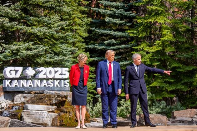 Kananaskis, Alberta, Canada, 16 06 2025 Mountain Lodge G7 Summit 2025 L R Diana Fox Carney, US President Donald Trump and Canadian Prime Minister Mark Carney Photo Michael Kappeler Pool Copyright: xMichaelxKappeler Pool dtsxNachrichtenagenturx dts_71176