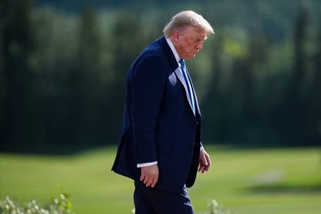 June 16, 2025, Kananaskis, Ab, CANADA: U.S. President Donald Trump leaves after posing for the family photograph during the G7 Summit in Kananaskis, Alta., Monday, June 16, 2025. Kananaskis CANADA  - ZUMAc35_ 20250616_zaf_c35_248 Copyright: xDarrylxDyckx