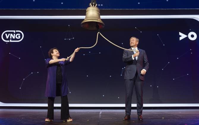 Bilder des Jahres 2025, Entertainment 06 Juni Entertainment Themen der Woche KW25 Entertainment Bilder des Tages EINDHOVEN - King Willem-Alexander and chairman Sharon Dijksma during the opening of the 100th VNG Annual Conference in Brainport Eindhoven. During this anniversary edition with the theme Together we make the future attention will be paid to the question of how municipalities can strengthen each other and find innovative solutions for the major social tasks. ANP JEROEN JUMELET netherlands out - belgium out  Copyright: xx x530044004x originalFilename: 530044004.jpg