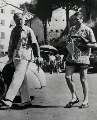 1950-1959 Schauspieler Schauspielerin 19. Juli 1954 - Britische Stars im Urlaub in Italien, Olivier und Harrison in Portofino; Vivian Leigh und ihr Ehemann Sir Laurence Olivier machen als Gäste von Rex Harrison und seiner Frau Lili Palmer Urlaub in Portofino, Italien. Das Foto zeigt Rex Harrison und Sir Laurence Olivier bei einem Spaziergang in Portofino. *** 1950 1959 Actors Actress 19 July 1954 British Stars at Holiday in Italy, Olivier and Harrison in Portofino Vivian Leigh and their Husband Sir Laurence Olivier make as Guests from Rex Harrison and its Woman Lili Palmer Holiday in Portofino, Italy the Photo shows Rex Harrison and Sir Laurence Olivier at a Walking tour in Portofino  Copyright: xUnitedxArchivesx xkpaxKeystonex 19540719_baf_k09_003