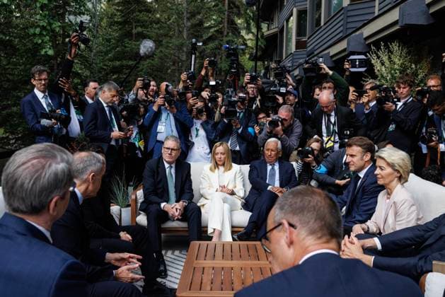 Prime Minister Keir Starmer attends the G7 Summit in Canada 17 06 2025. Kananaskis, Canada. Prime Minister Keir Starmer speaks with U.S. Treasury Secretary Scott Bessent, Prime Minister of Canada Mark Carney, President of Ukraine Volodymyr Zelenskyy, Prime Minister of Italy Giorgia Meloni, President of the European Council Antonio Costa, President of France Emmanuel Macron, President of the European Commission Ursula von der Leyen and Chancellor of Germany Friedrich Merz at the G7 Summit in the Kananaskis mountain lodge in Canada., Credit:Lauren Hurley Avalon Canada, Kananaskis, Kananaskis  Copyright: xLaurenxHurleyx xAvalonx 1011868038