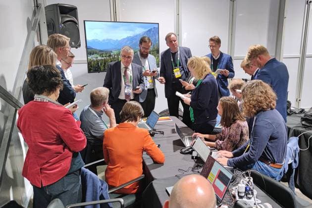 Kananaskis, Alberta, Canada, 17 06 2025 Mountain Lodge G7 Summit 2025 Government spokesman Stefan Kornelius speaks to journalists traveling with him at the end of the meeting Copyright: xdtsxNachrichtenagenturx dts_71234